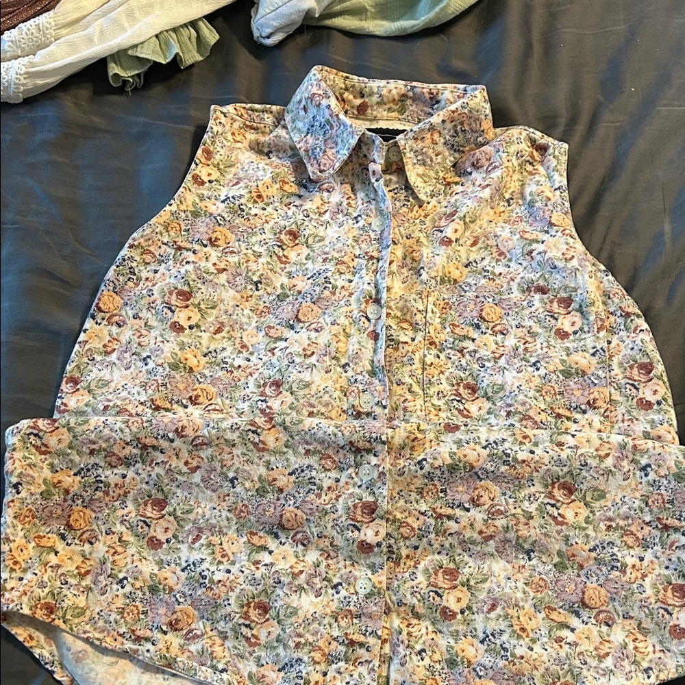 Vintage Floral Button-Down Sleeveless Shirt